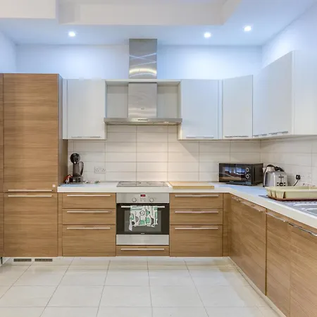 Stylish 3br With Panoramic Balcony In Qawra By 360 Estates * St. Paul's Bay