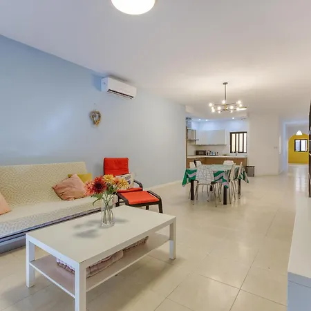 Stylish 3br With Panoramic Balcony In Qawra By 360 Estates