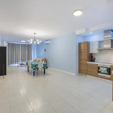 Daire Stylish 3br With Panoramic Balcony In Qawra By 360 Estates St. Paul's Bay