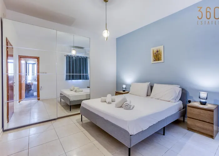 Stylish 3br With Panoramic Balcony In Qawra By 360 Estates *