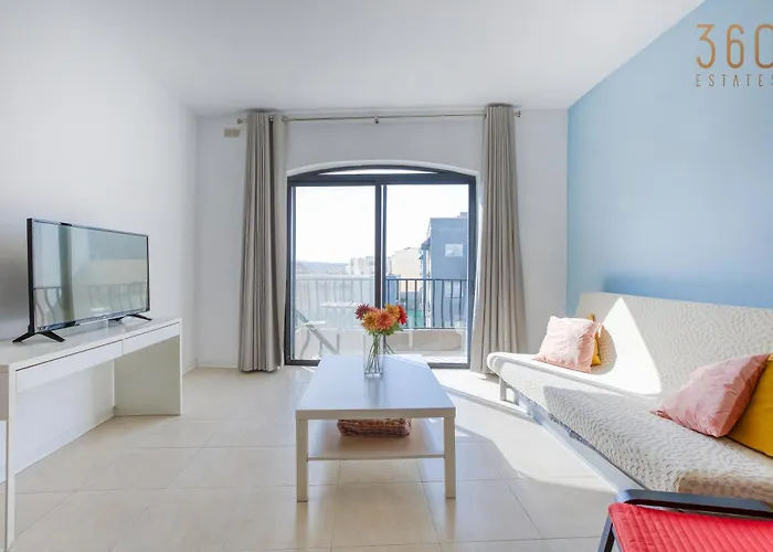 Stylish 3br With Panoramic Balcony In Qawra By 360 Estates Apartment *